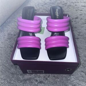 Women pink heel